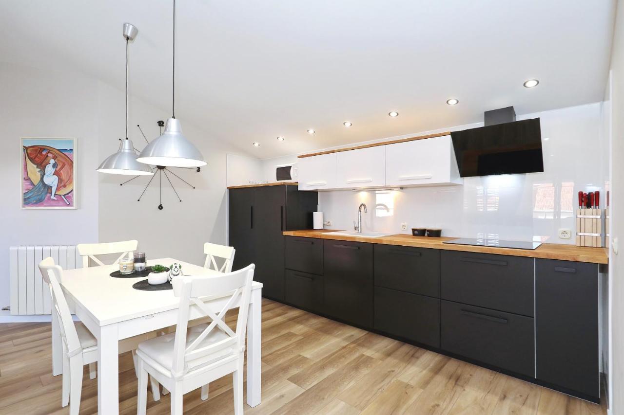 Apartments "Villa Antisin" With Heated Pool Zadar Exterior foto
