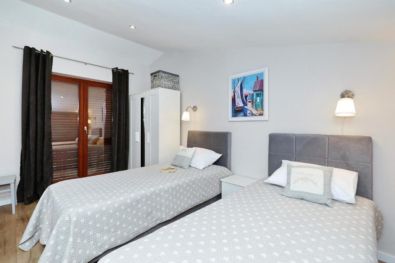 Apartments "Villa Antisin" With Heated Pool Zadar Exterior foto