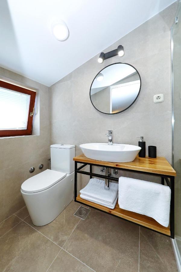 Apartments "Villa Antisin" With Heated Pool Zadar Exterior foto